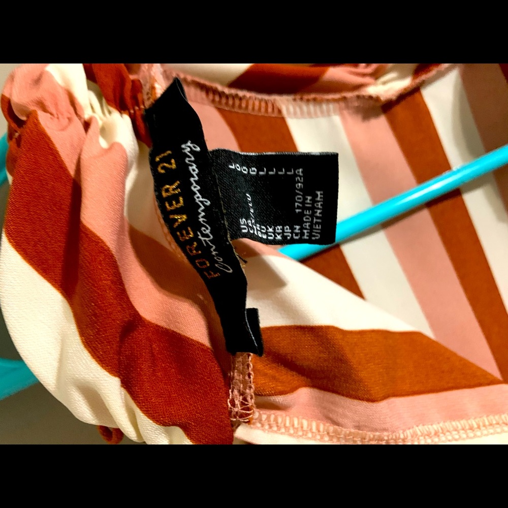 Forever 21 Stripe High neck sleeveless blouse - Picture 2 of 3